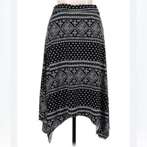 Maurices midi sharkbite hem black and white Jacquard Damask Paisley Size Small